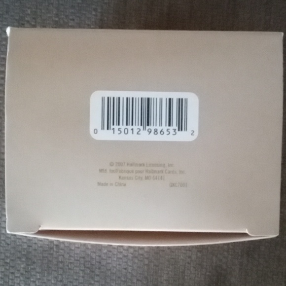 Hallmark Keepsake Ornament Club 2007 Christmas Window - Picture 8 of 8